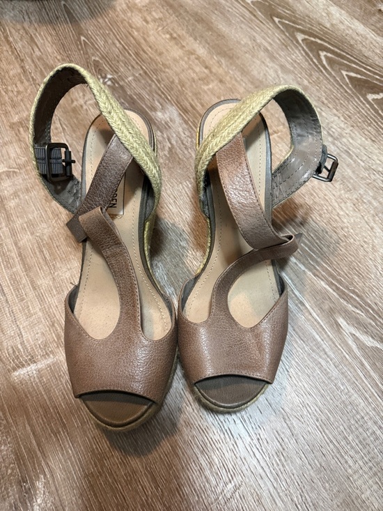 Steve Madden Shoes - Steve Madden Tan Brown Espadrille Wedges